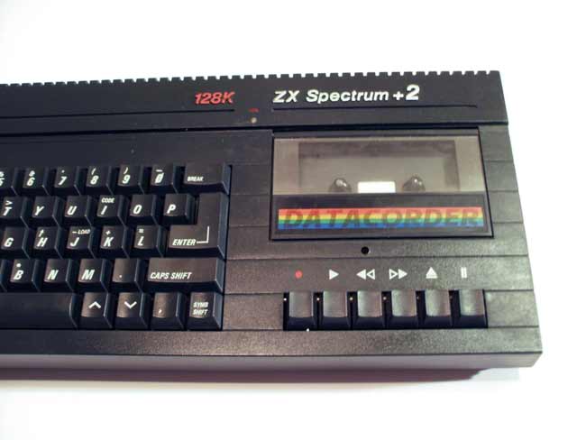 Спектрум москва. ZX Spectrum 128k +2. Синклер Спектрум z80. Спектрум приставка. Спектрум приставка магнитофон.
